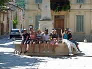 Un groupe d'ados en Provence Un groupe d'ados en Provence